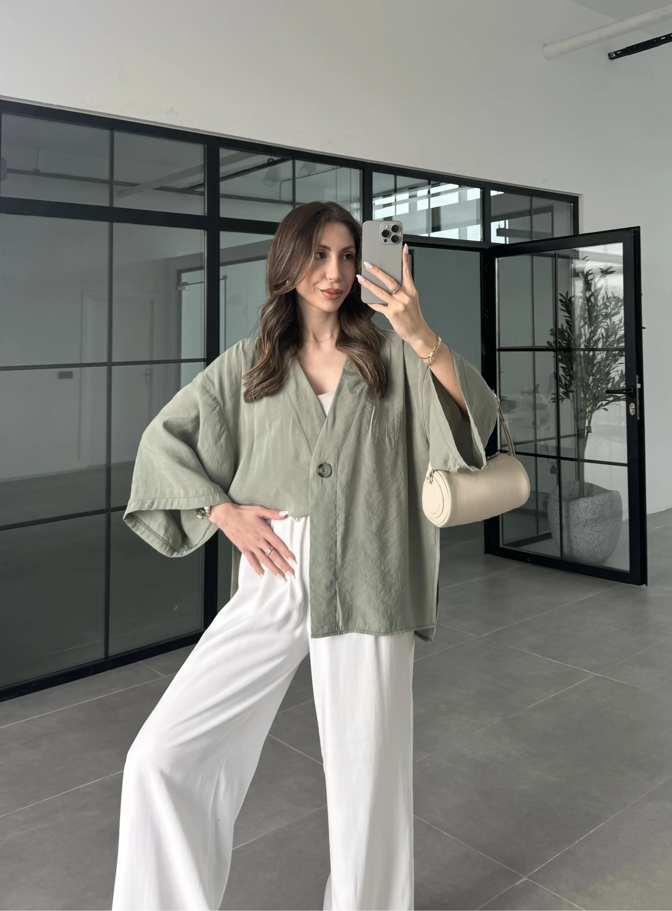 Sofi Tek Düğme Oversize Tensel Çağla Gömlek