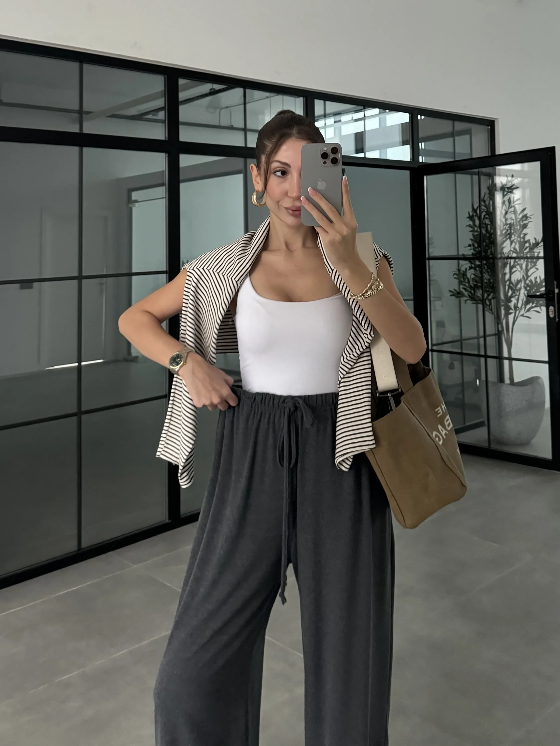 Antrasit Paça Lastikli Basic Eşofman Altı