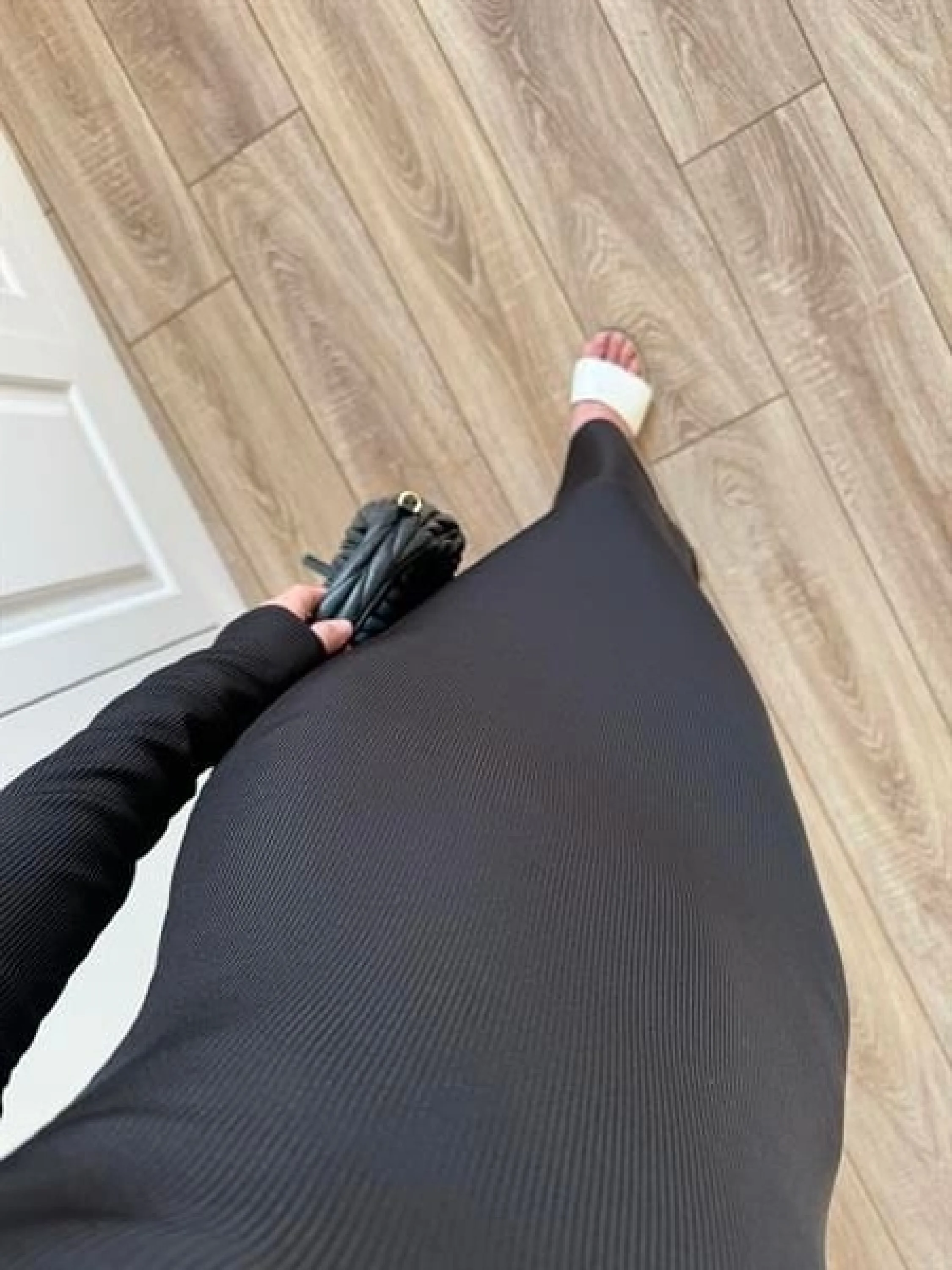 Geniş Yaka Siyah Fitilli Basic Uzun Elbise