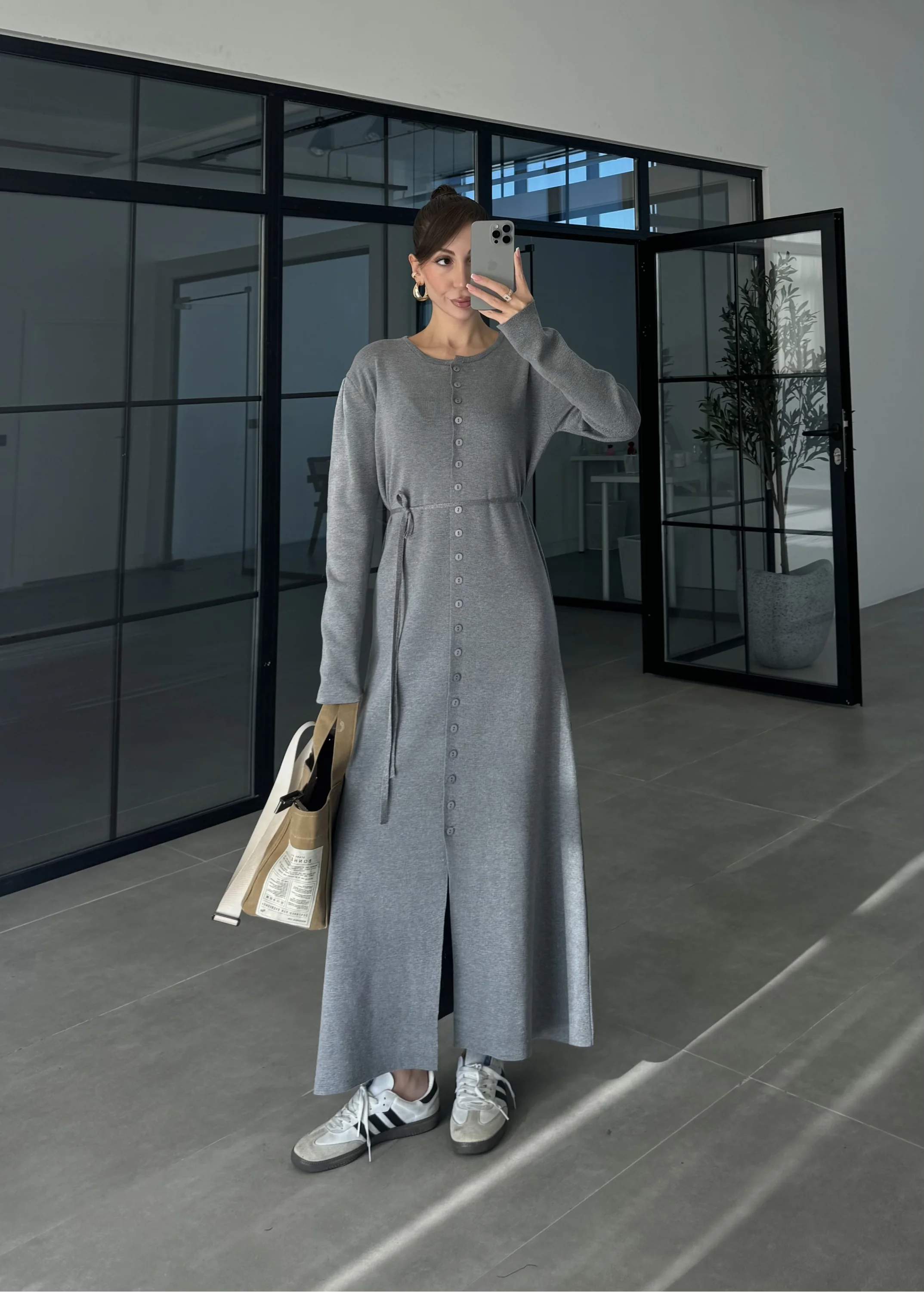 Gömlek Model Kuşaklı Gri Triko Elbise