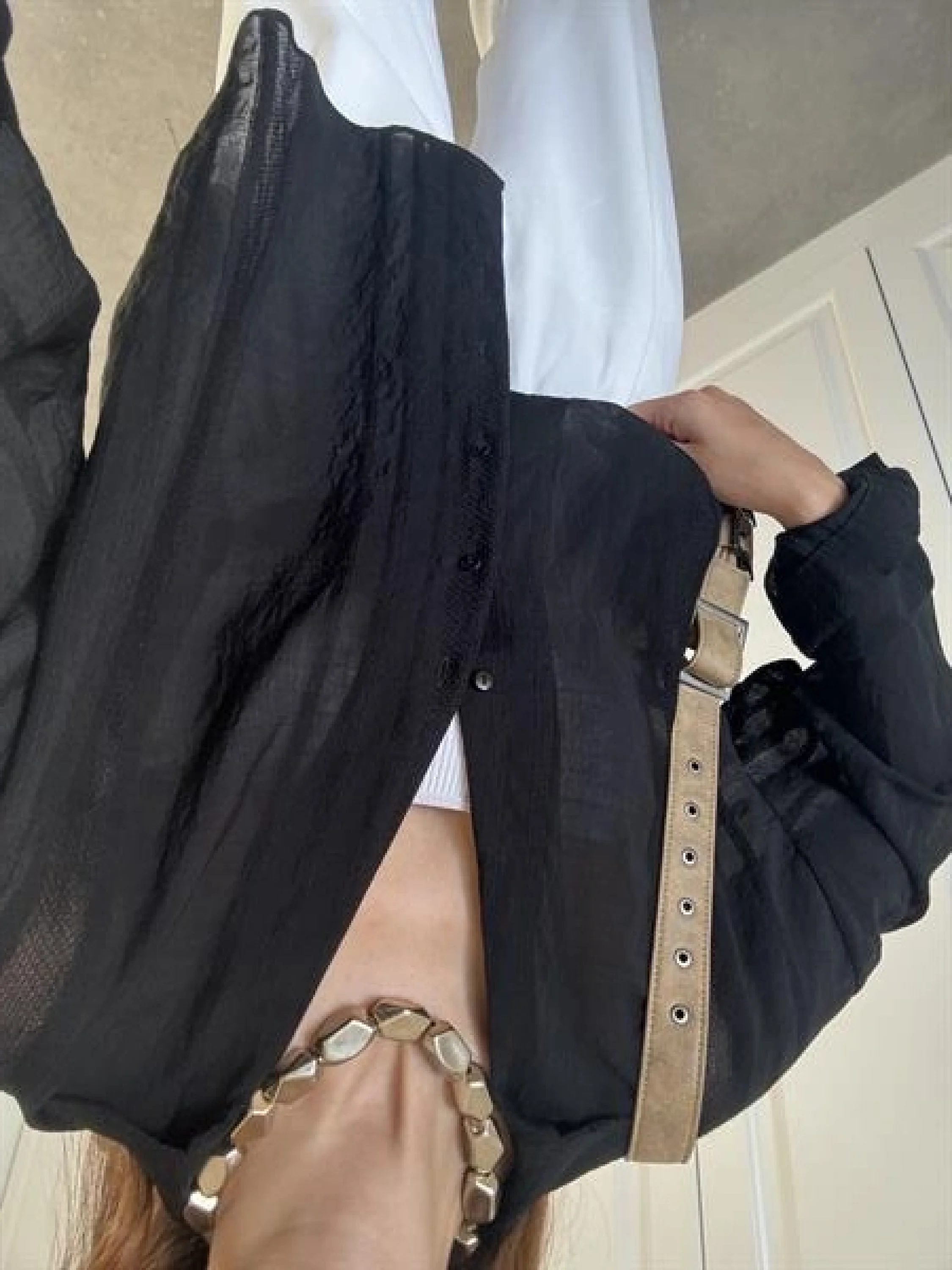 Line V Yaka Oversize Siyah Gömlek