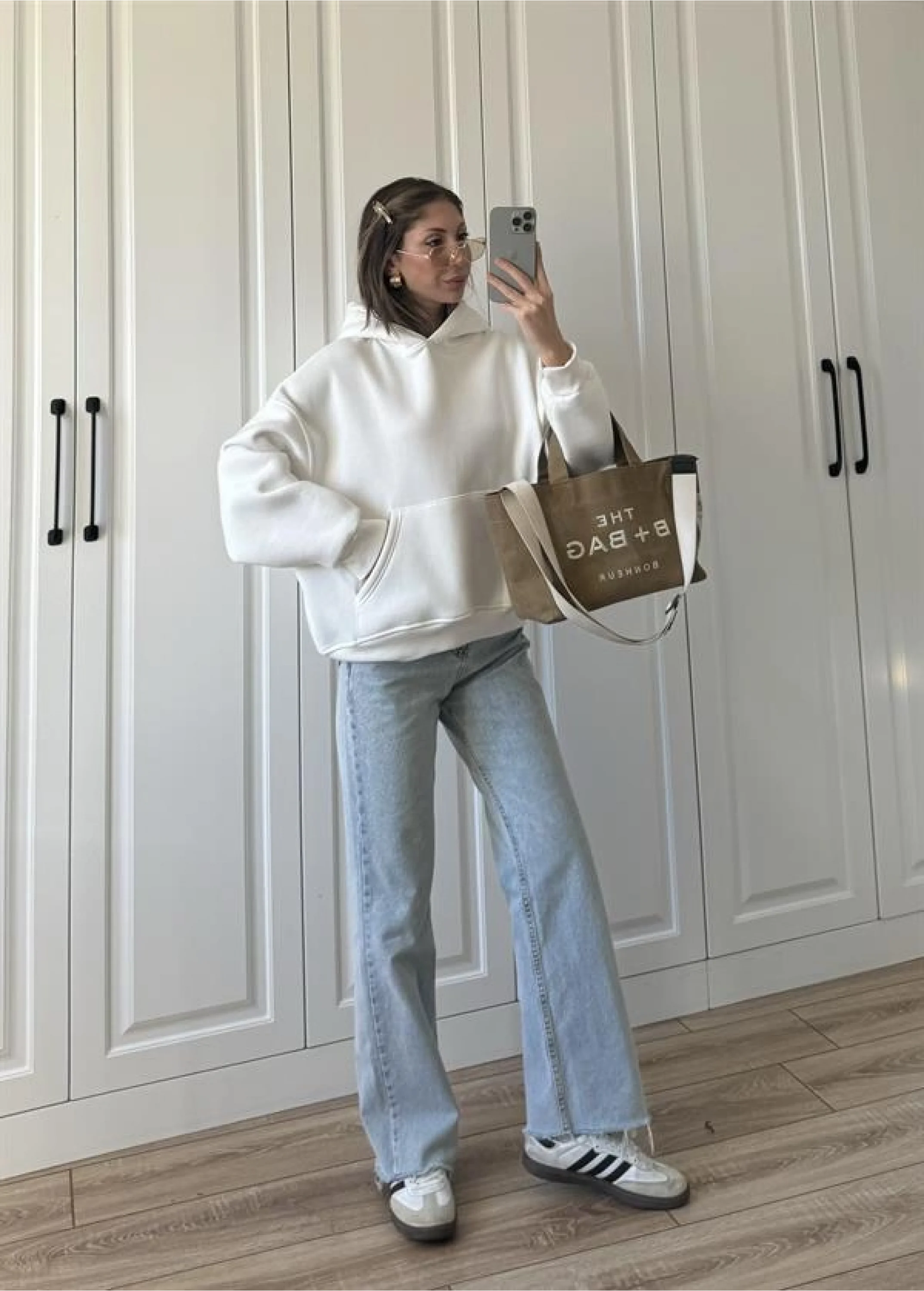 Şardonlu Oversize Beyaz Sweatshirt