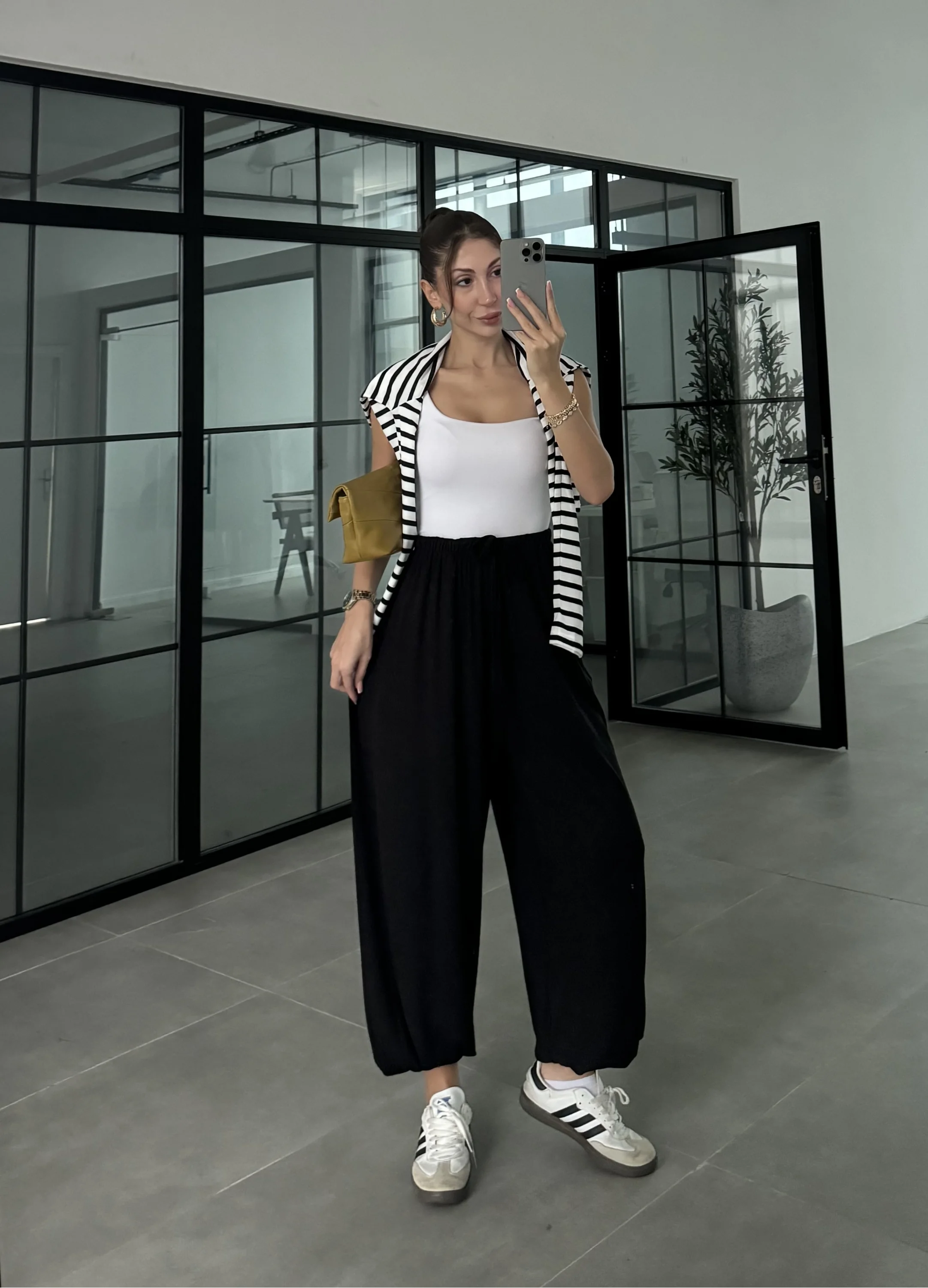Siyah Paça Lastikli Basic Eşofman Altı