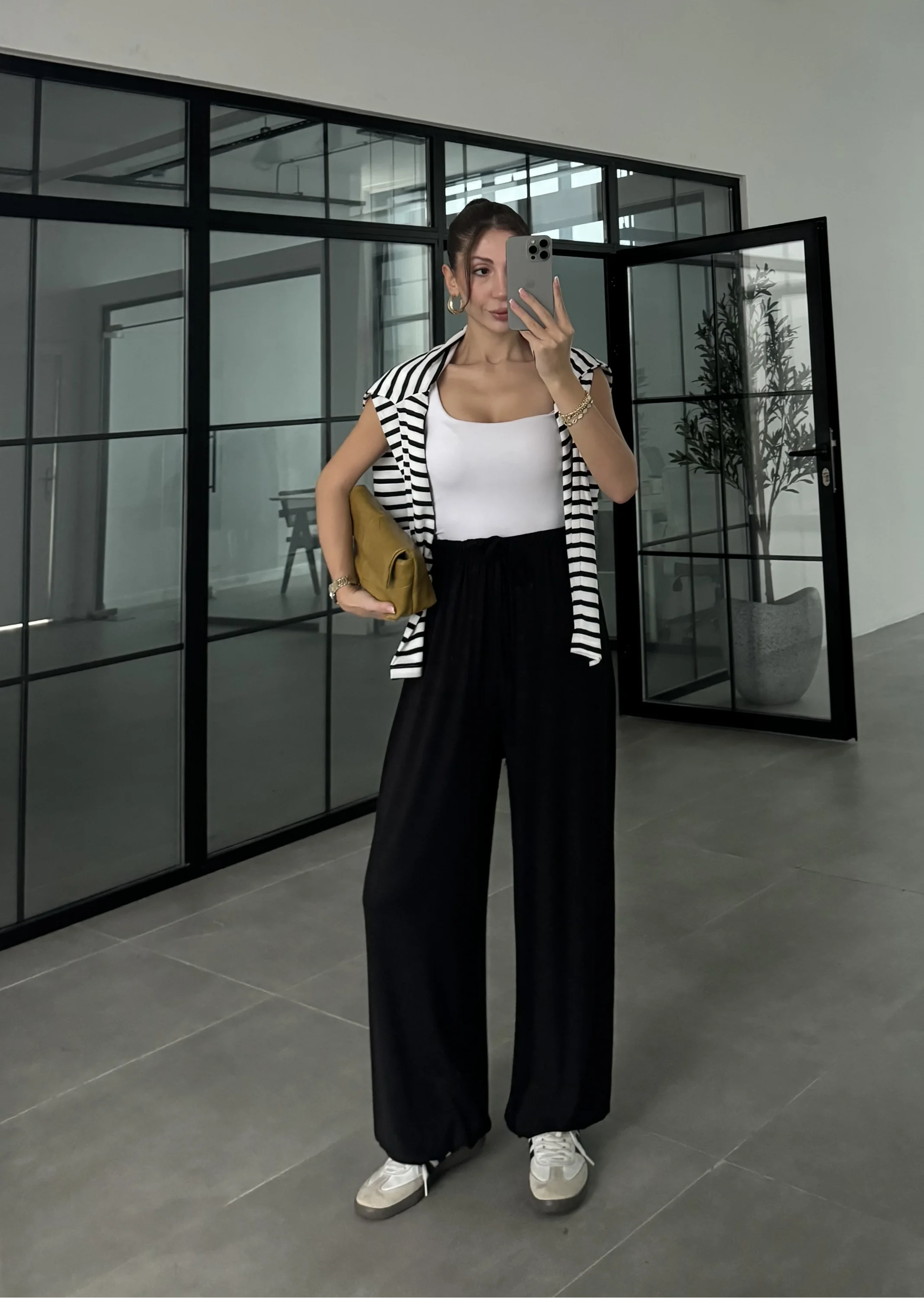 Siyah Paça Lastikli Basic Eşofman Altı