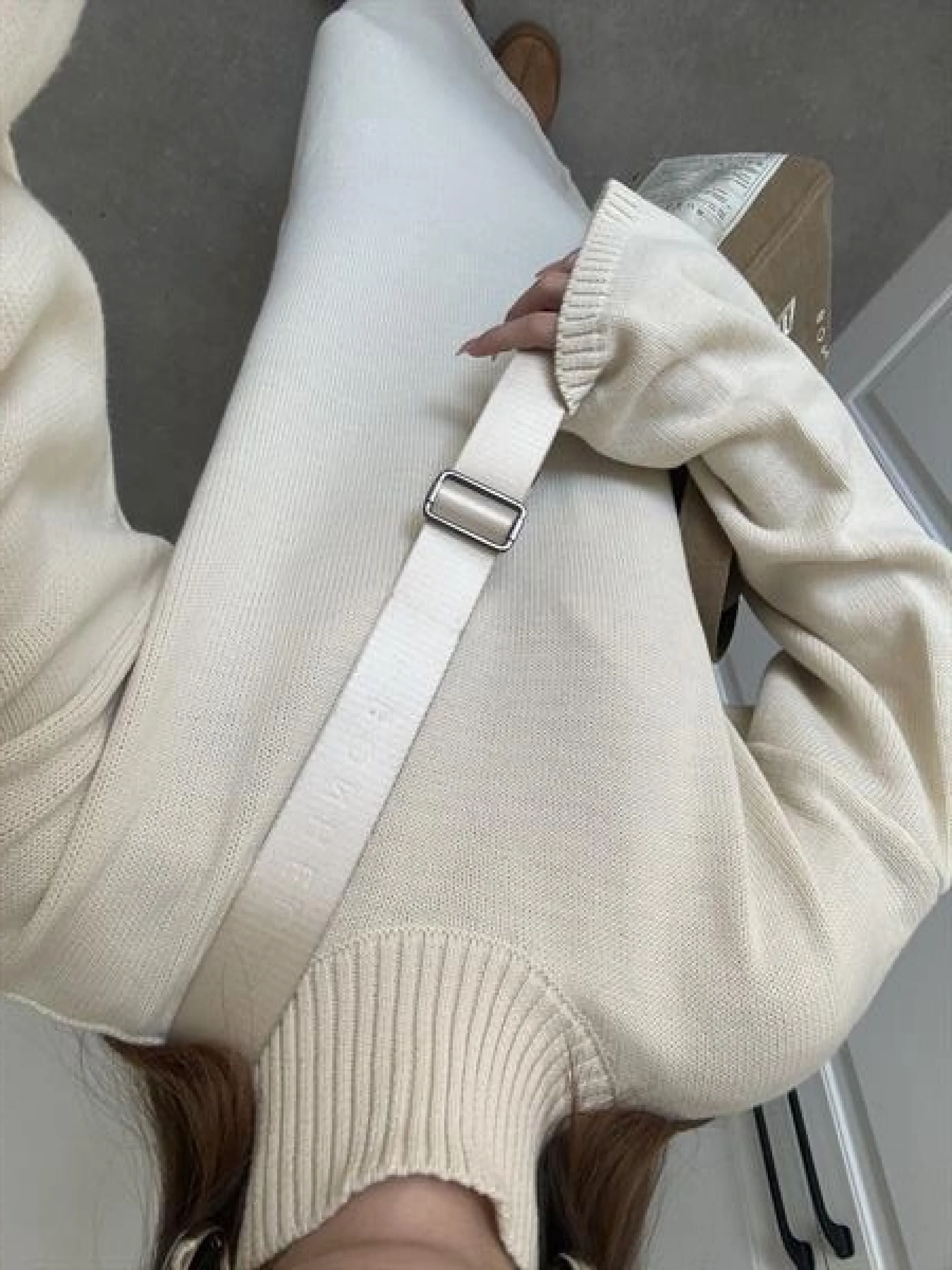 Taş Dik Yaka Oversize Triko Elbise