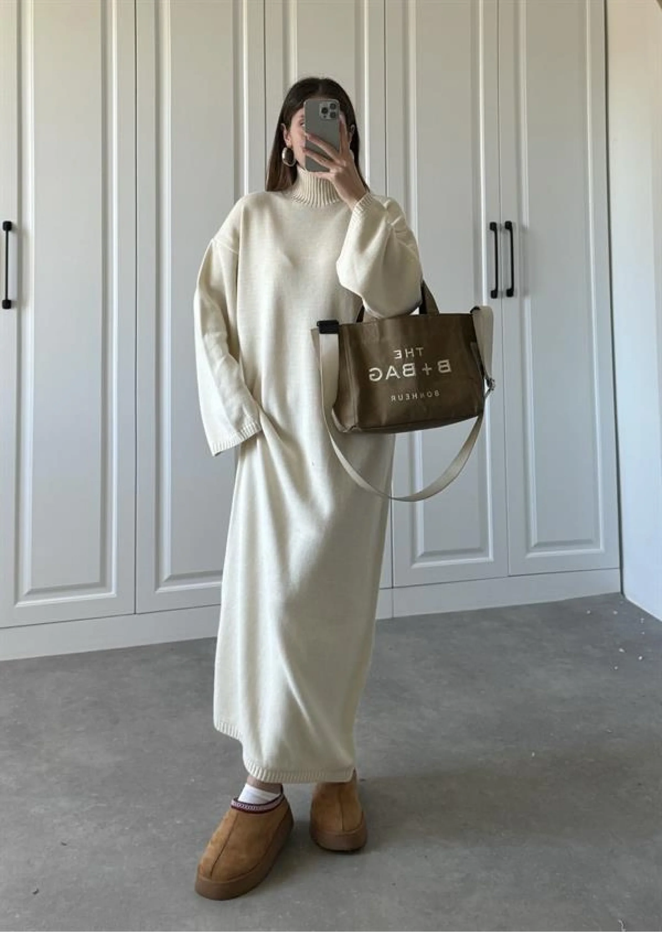 Taş Dik Yaka Oversize Triko Elbise