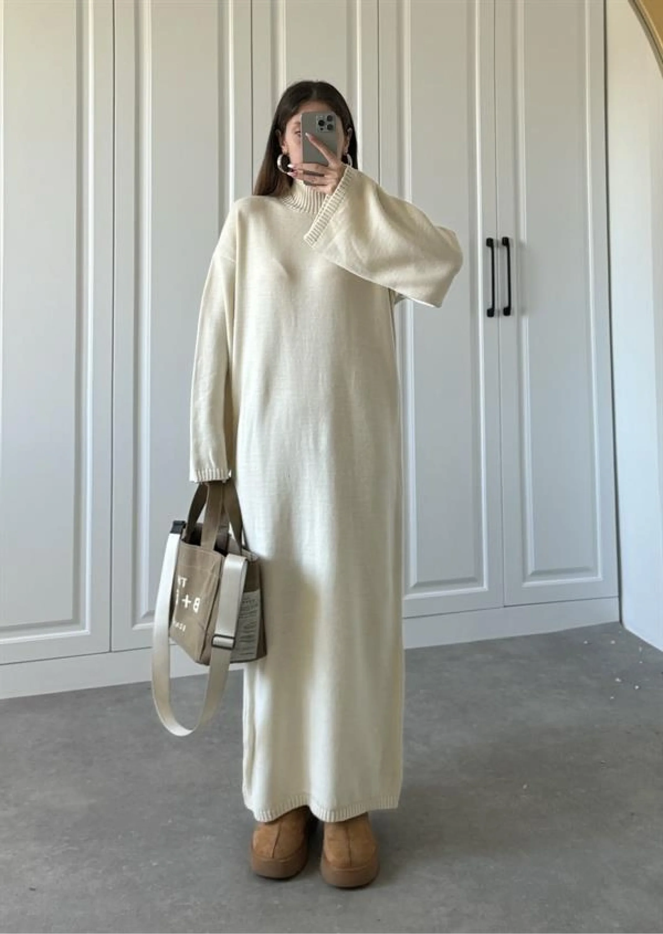 Taş Dik Yaka Oversize Triko Elbise