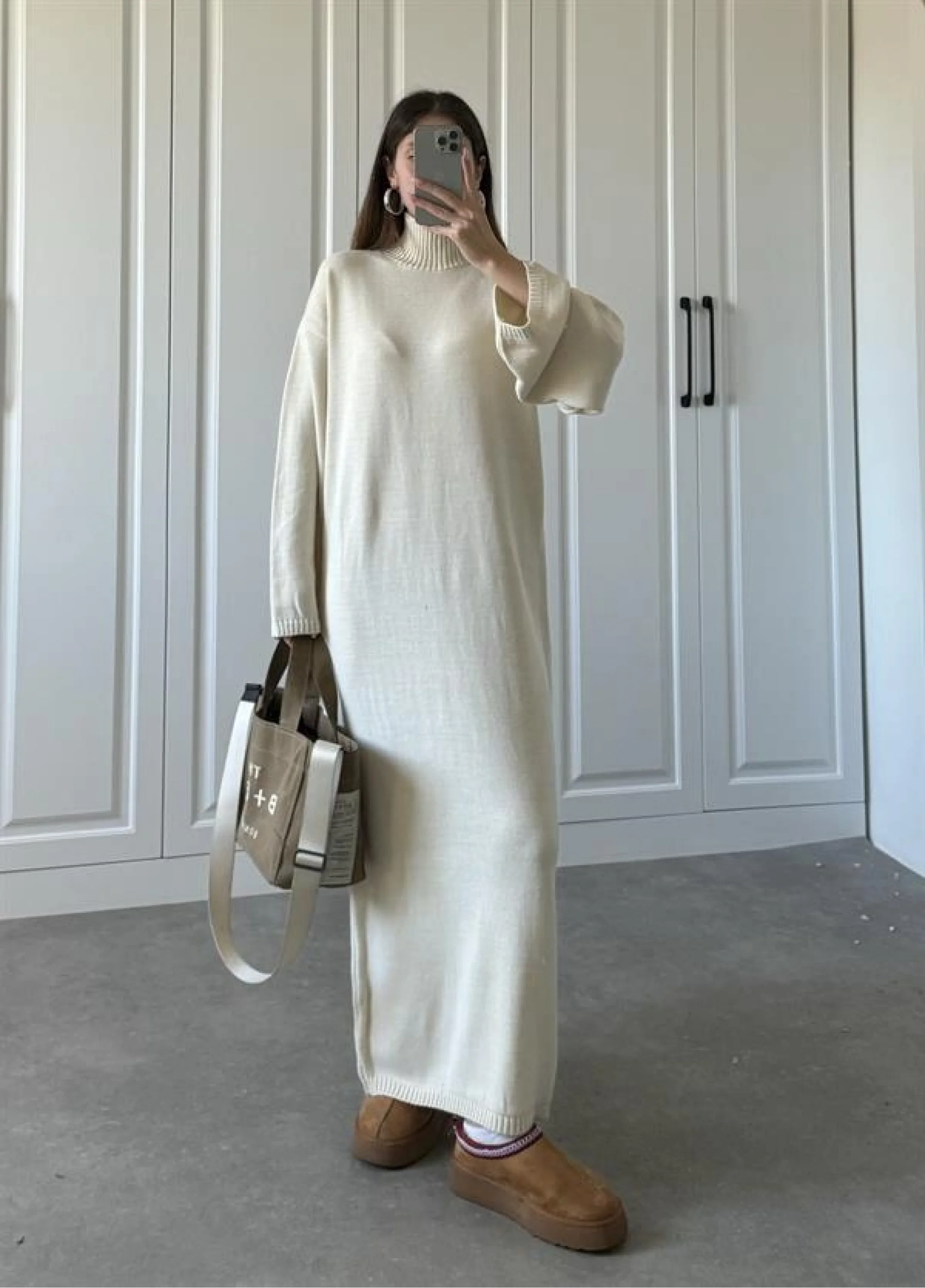 Taş Dik Yaka Oversize Triko Elbise
