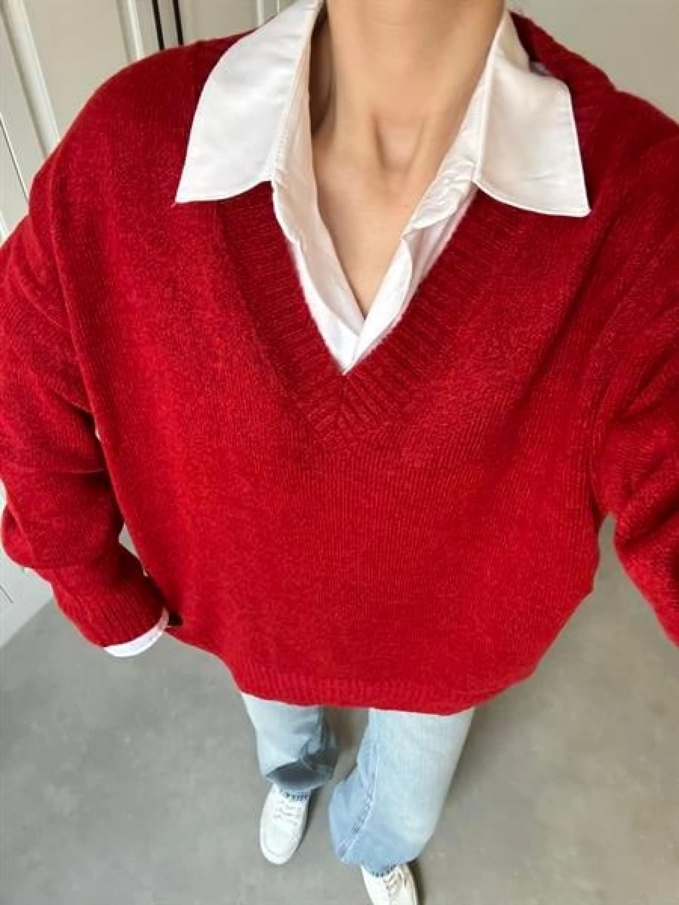V Yaka Oversize Kırmızı Triko Kazak