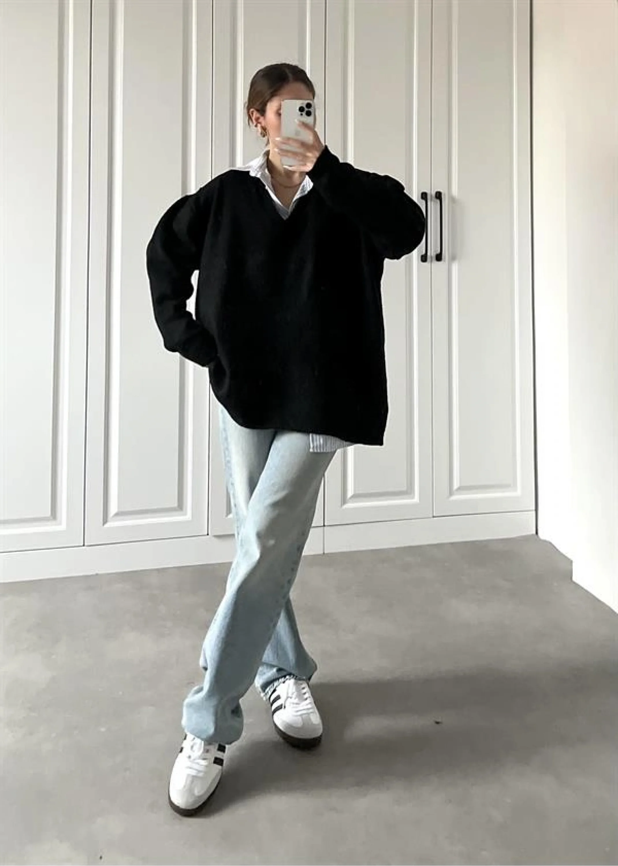 V Yaka Oversize Siyah Basic Kazak