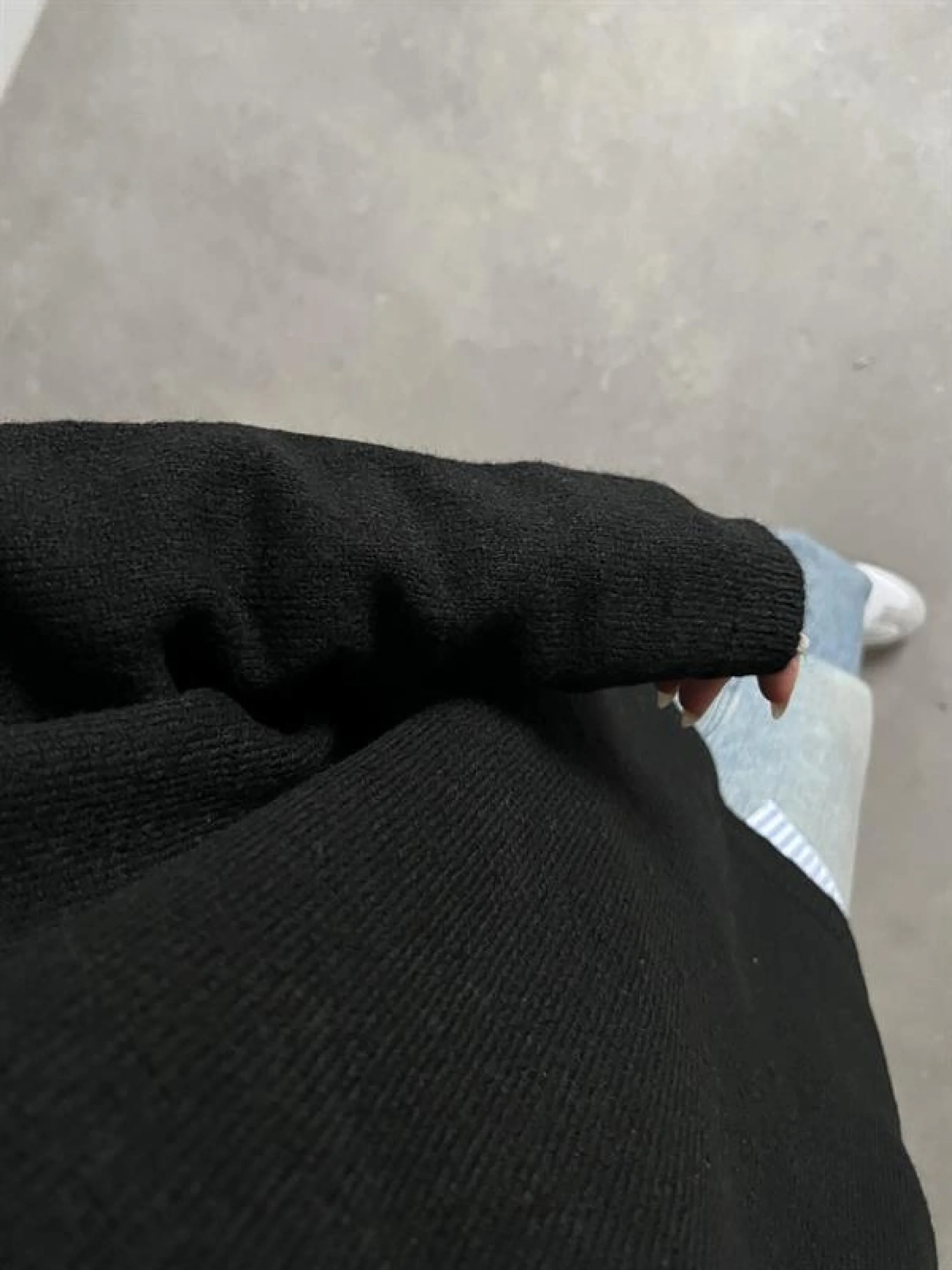 V Yaka Oversize Siyah Basic Kazak