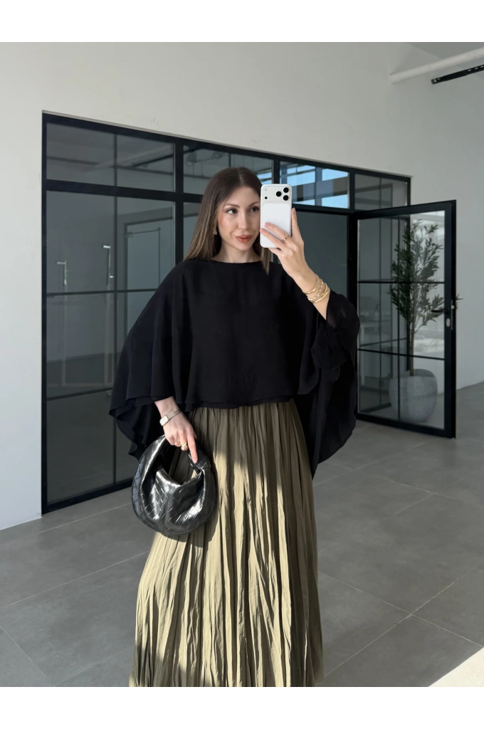 Çift Katlı Siyah Pelerin Bluz