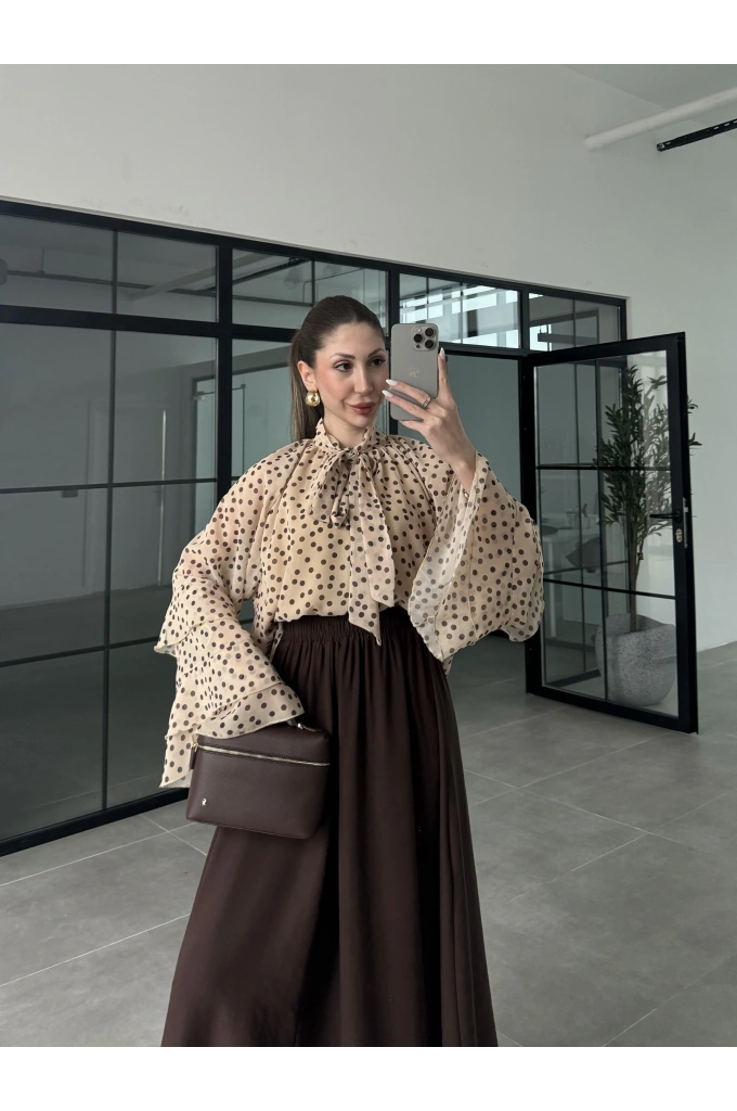 Tereyağ Sarısı Puantiyeli Önü Bağlamalı Şifon Bluz