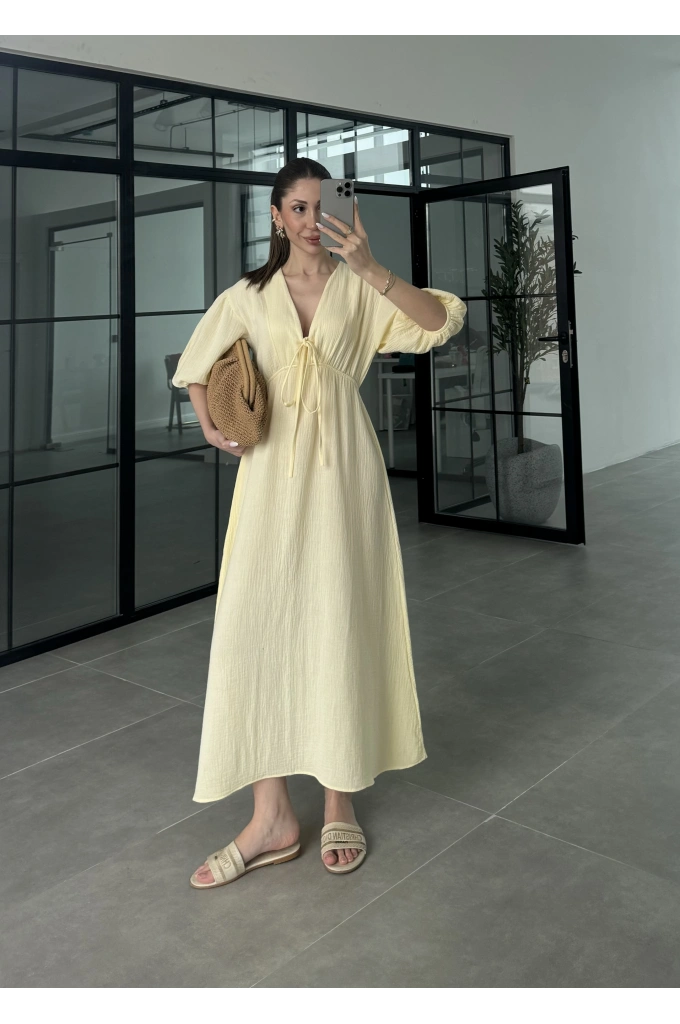Önü Bağlamalı Uzun Müslin Sarı Elbise