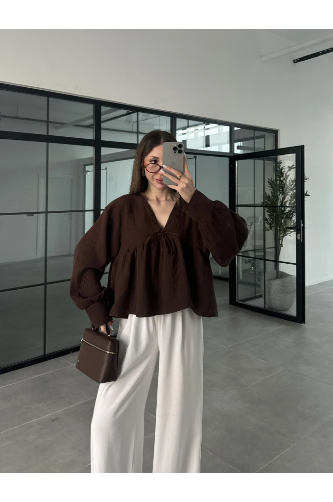 Müslin Kumaş Önü Bağcıklı Kahve Bluz
