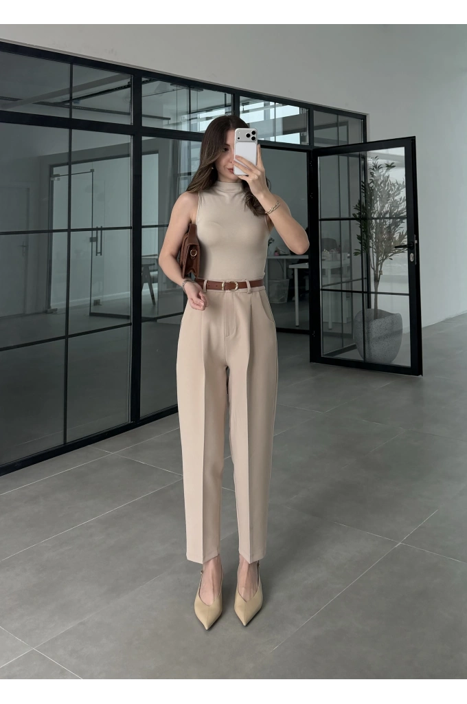 Kemerli Taş Havuç Kumaş Pantolon