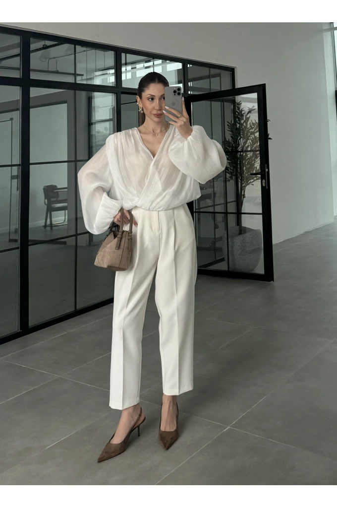 Kruvaze Vatkalı Tül Beyaz Bluz