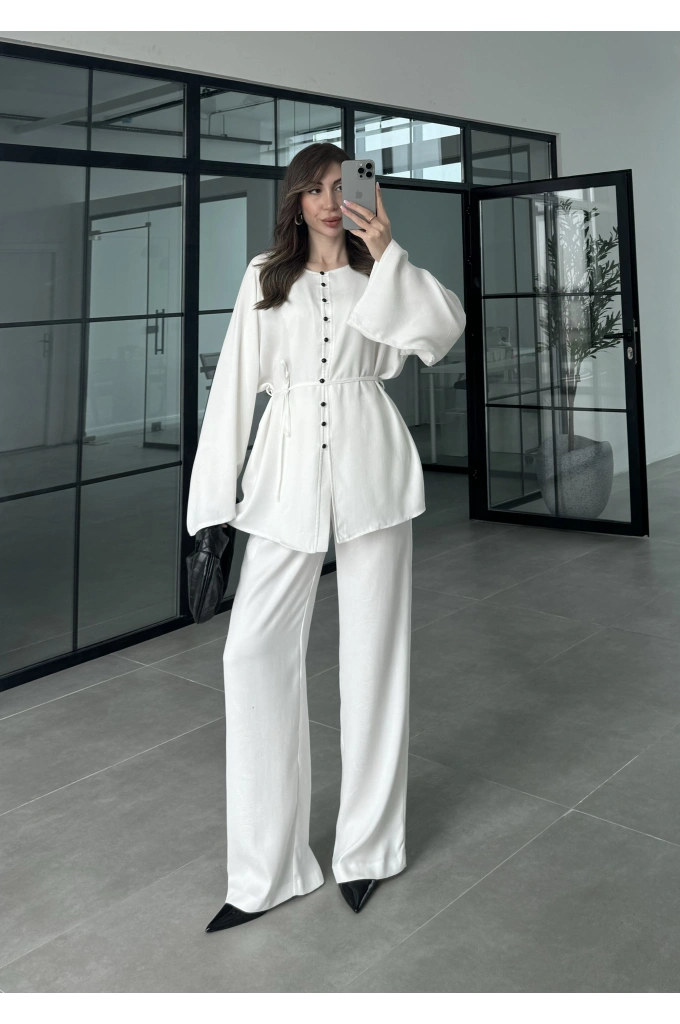 İthal Kumaş Düğme Detaylı Ekru Kuşaklı Takım