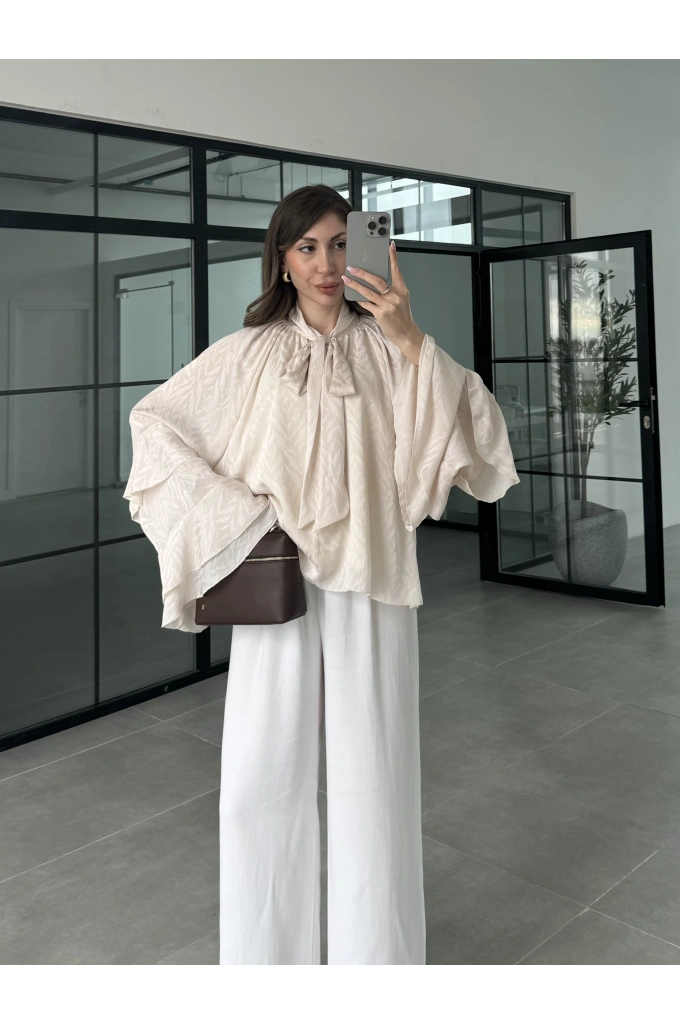 İthal Kumaş Astarlı Fırfırlı Taş Bluz