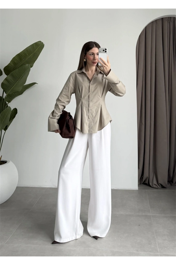 Belden Oturtmalı Pilili Bej Poplin Gömlek