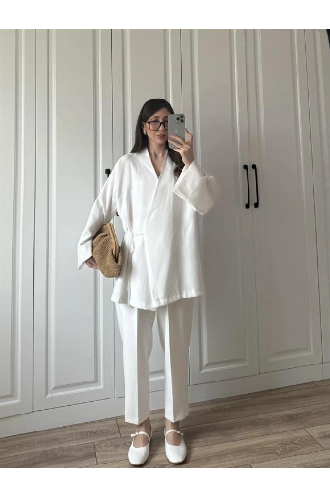 Beyaz Yandan Bağlamalı Tensel Kimono Ceket