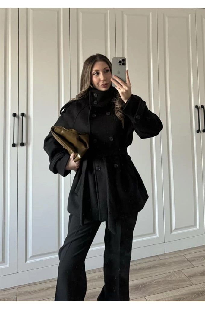 Dik Yaka Kruvaze Kuşaklı Siyah Yün Kaban