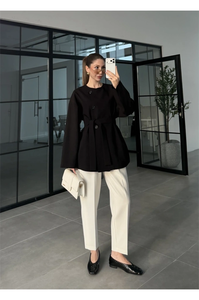 Elara Üç Düğme Kuşaklı Siyah Ceket