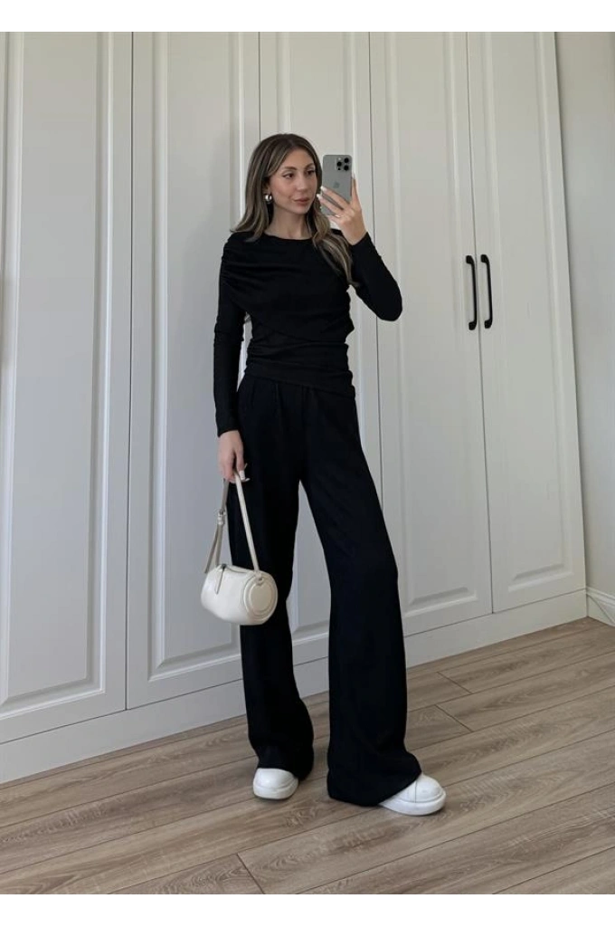 Kayık Yaka Büzgülü Siyah Bluz Takım