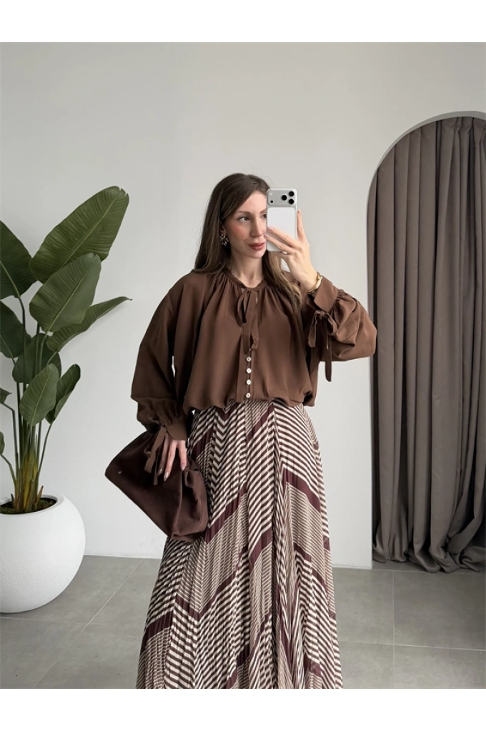 Önden Bağcıklı Kahve Bluz Gömlek