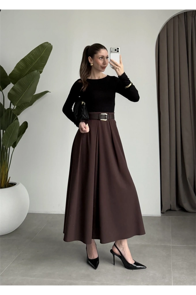 Önden Pile Detaylı Kahve Kemerli Etek