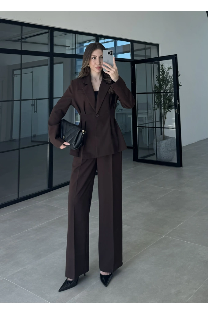 Pilili Belden Oturmalı Kahve Blazer Takım