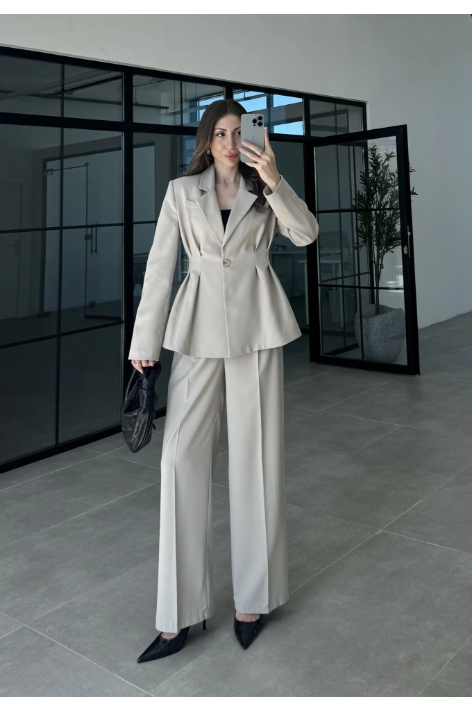 Pilili Belden Oturmalı Taş Blazer Takım