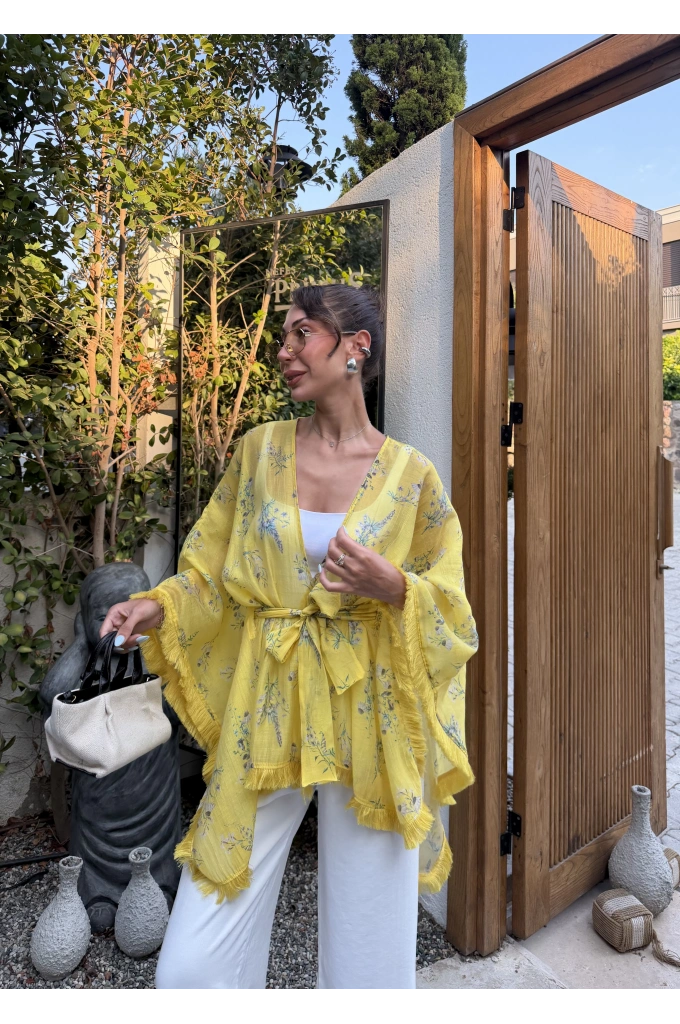 Sarı Desenli Püsküllü Kuşaklı Kimono