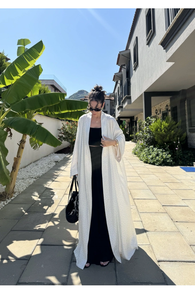 Saten Puantiyeli Uzun Beyaz Kimono