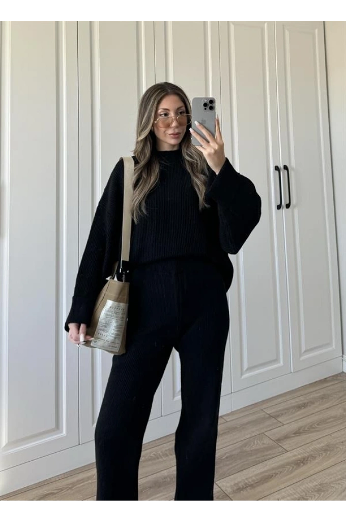 Sık Dokuma Tok Siyah Triko Takım