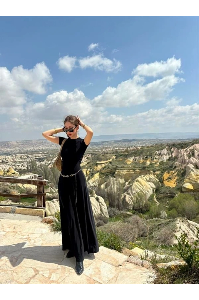 Siyah Geniş Etekli Uzun Basic Elbise