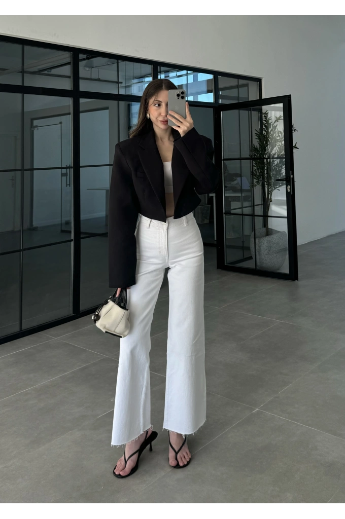 Vatkalı Astarlı Siyah Crop Ceket