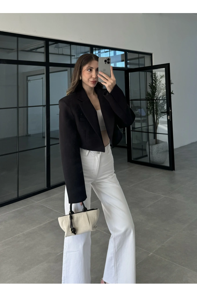Vatkalı Astarlı Siyah Crop Ceket