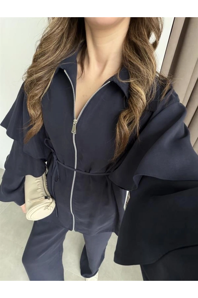 Volan Kol Detaylı Lacivert Takım