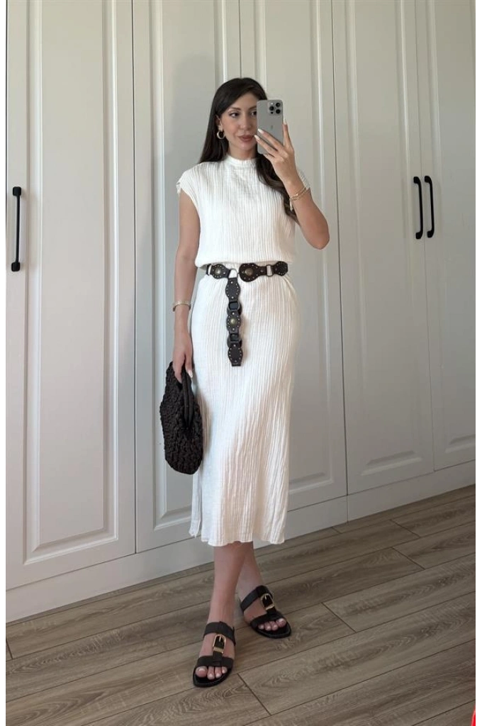 Yanları Yırtmaçlı Sırt Dekolteli Müslin Beyaz Elbise