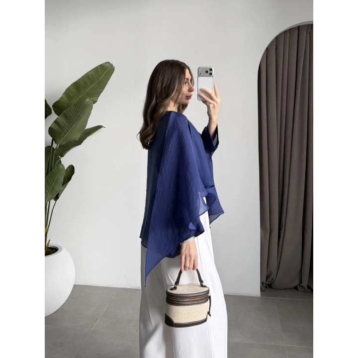 Uçuşan Pelerin Lacivert Tül Bluz