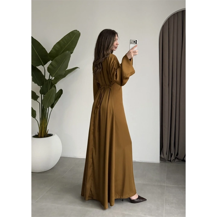 Arkadan Bağlamalı Yağ Yeşili Saten Elbise