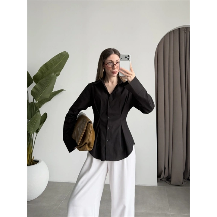 Belden Oturtmalı Pilili Siyah Poplin Gömlek