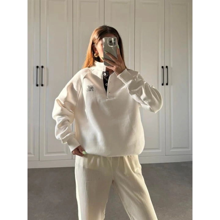 Beyaz Yakalı Şardonlu Sweat