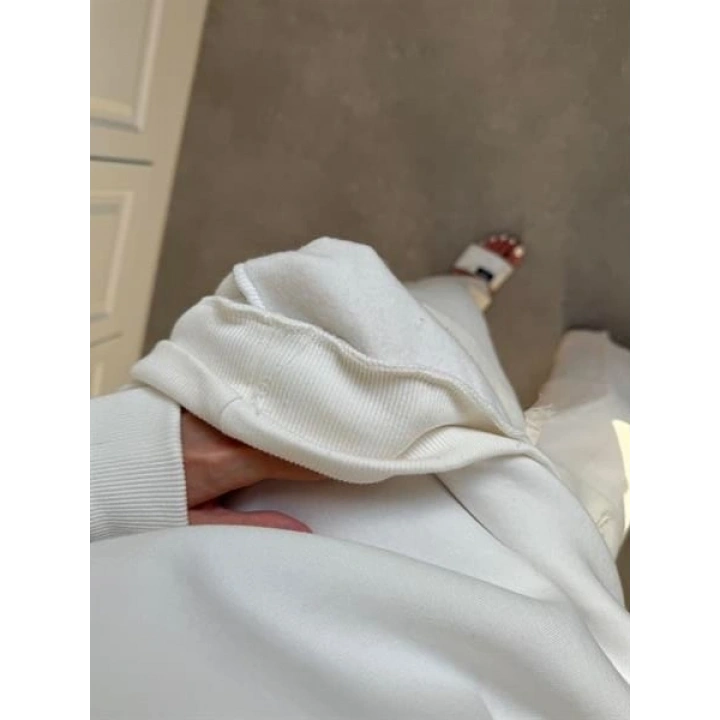 Beyaz Yakalı Şardonlu Sweat