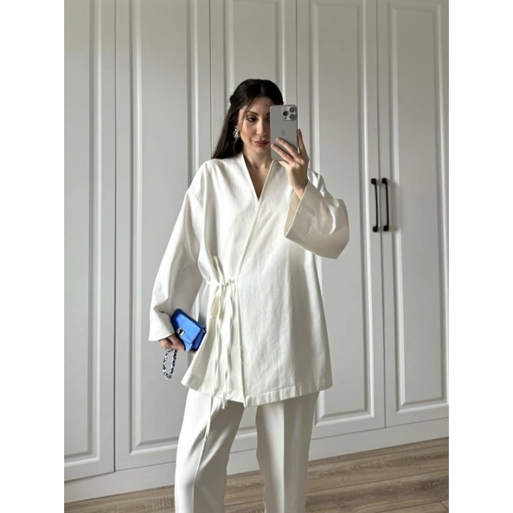 Beyaz Yandan Bağlamalı Gabardin Kimono Ceket