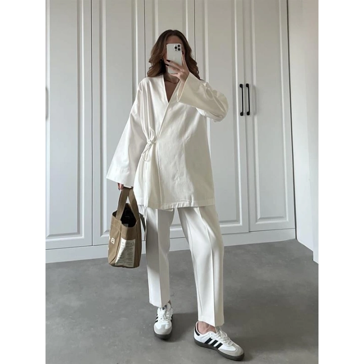 Beyaz Yandan Bağlamalı Gabardin Kimono Ceket