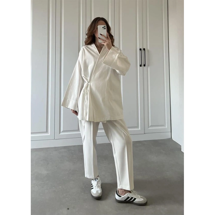 Beyaz Yandan Bağlamalı Gabardin Kimono Ceket