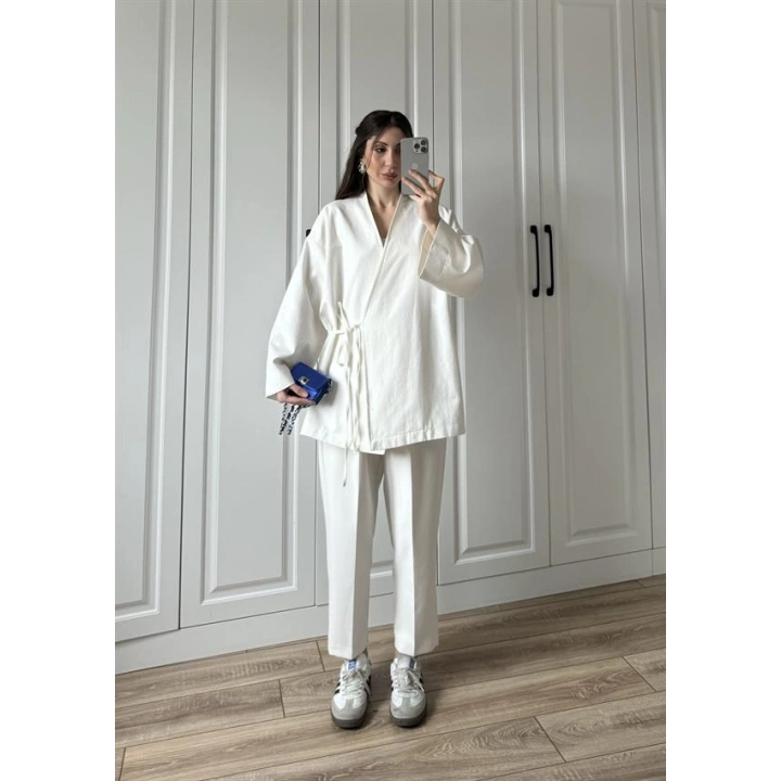 Beyaz Yandan Bağlamalı Gabardin Kimono Ceket