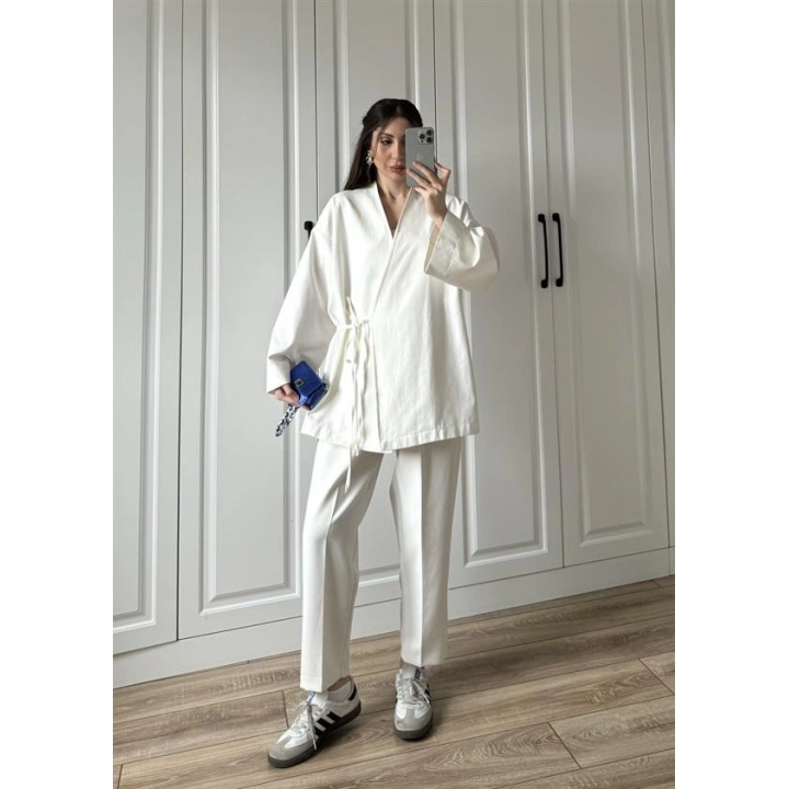 Beyaz Yandan Bağlamalı Gabardin Kimono Ceket